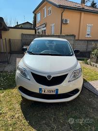 lancia Ypsilon 1.2 fire gold
