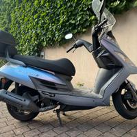 Scuoter kymco 200