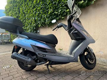 Scuoter kymco 200