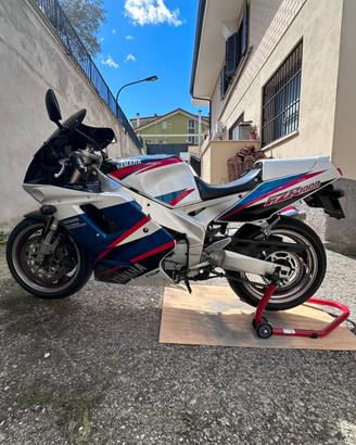Yamaha FZR 1000 exup