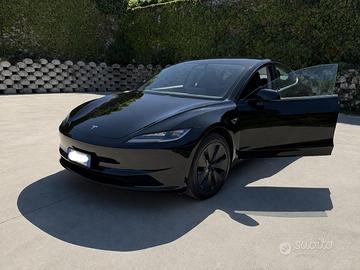 TESLA MODEL 3 RWD PREMIUM HIGHLAND STANDARD RANGE