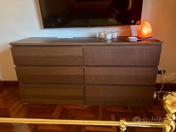 Due cassettiere con sei cassetti