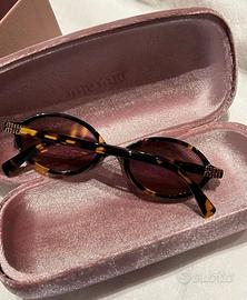 Occhiali da sole ovali per uomo e donna