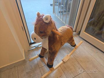 Cavallo a dondolo