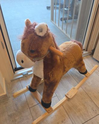 Cavallo a dondolo