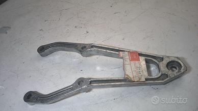 SUPPORTO PEDANA DESTRO KZ 125 GILERA 324094