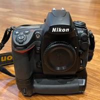 NIKON D700