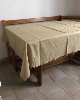 Tovaglia in poliestere. 115x155 cm