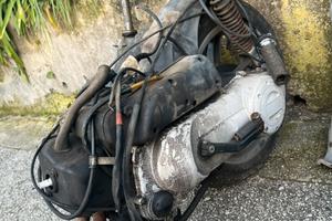 Ricambi motore liberty 50 2t forcella ruota