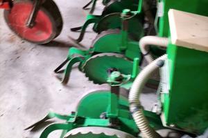 Seminatrice Trattore