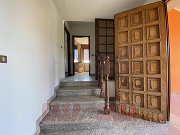 Casa singola piano unico con ampio giardino