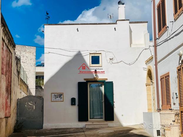 Struttura ad ugento in via dei gaballo