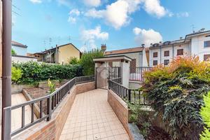 MONOLOCALE A ARESE