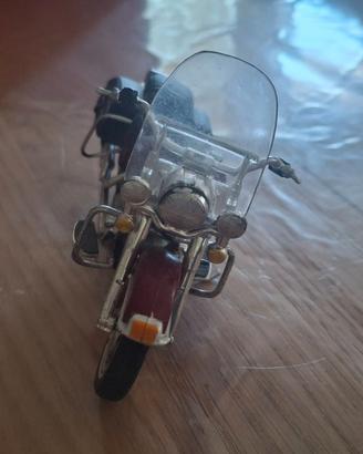 Modellino di Harley-Davidson FLHR Road King