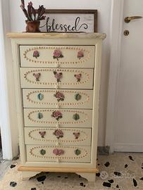 Cassettiera stile shabby