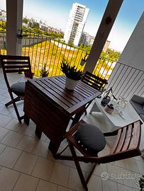 Tavolo da esterno completo di sedie