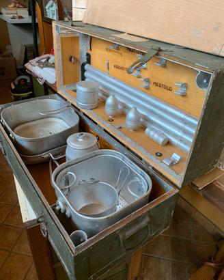 CUCINA  PER SEI  UFFICIALI