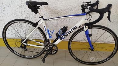 Bici da corsa full carbon