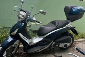 Beverly 300 perfetto con targa polacca