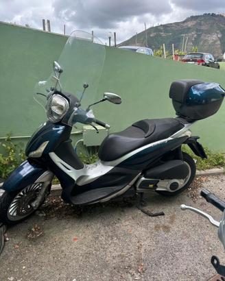 Beverly 300 perfetto con targa polacca