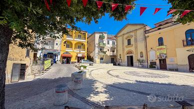 2 LOCALI A FORMIA