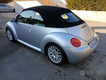 VW NEW BEETLE CABRIO 1.6 benzina 2004 da riparare