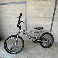 bicicletta BMX