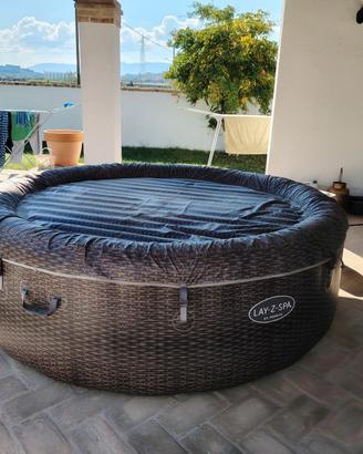 Piscina Idromassaggio Lay-z-spa