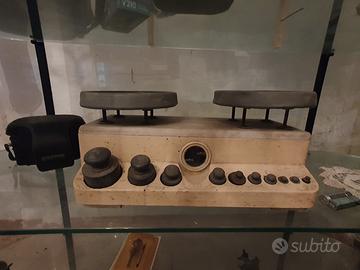 Bilance Antiche a Due Piatti