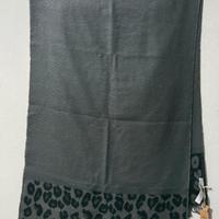 Sciarpa grigia con stampa leopardo e frange