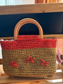 Borsa con manico rigido e stelle ricamate