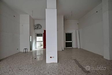 Immobile di 100 m² con 1 locale a Putignano