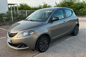 Lancia Ypsilon Hybrid 1.0 69cv Silver