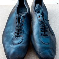 Antiche scarpe da atletica