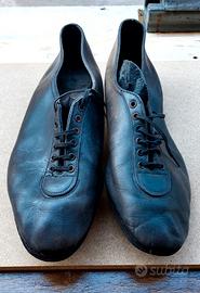 Antiche scarpe da atletica