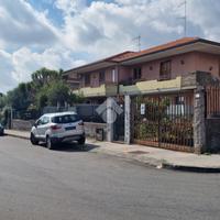 3 LOCALI A VIAGRANDE
