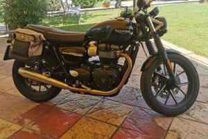 Moto triumph street twin