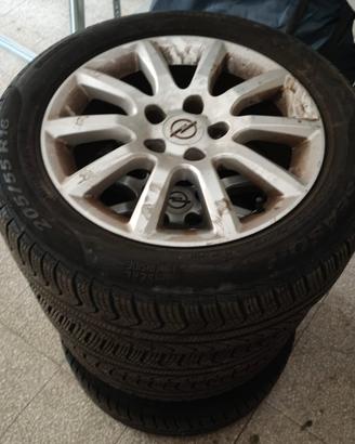 Pneumatici 4 stagioni + cerchioni Opel