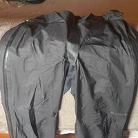 Pantaloni guscio pioggia e vento