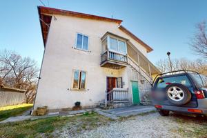 AMPIO E LUMINOSO APPARTAMENTO IN BIFAMILIARE RIOLA