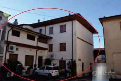 Complesso immobiliare a Pastrengo (VR)