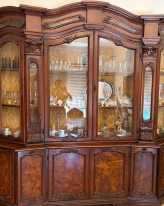 Elegante cristalliera/Credenza Classica pregiata