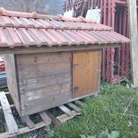 Cuccia per cani in legno fatta a mano
