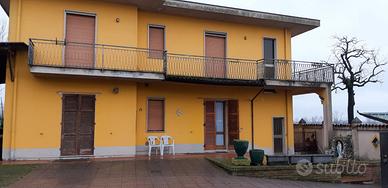 Ampia villa con due appartamenti rustico cortile