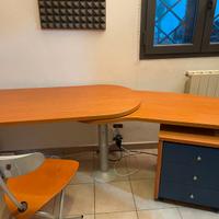 libreria e scrivania con cassettiera