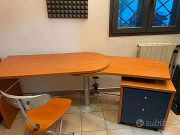 libreria e scrivania con cassettiera