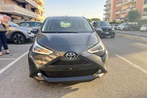 Toyota Aygo 1.0 VVT-i 72 CV 5 porte x-play MMT C.A