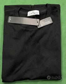 T-shirt stone island