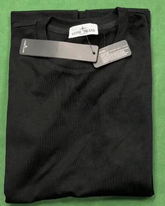 T-shirt stone island