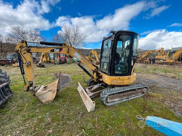 Escavatore Caterpillar 303.5 D CR